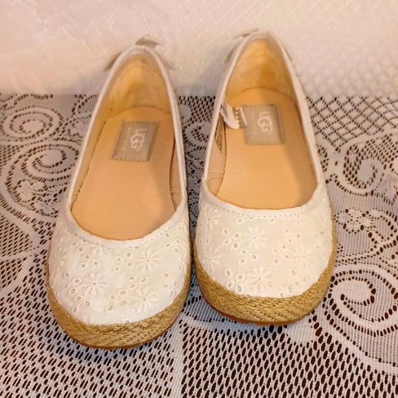 NEW! Ugg sz 2 White K Tassy Eyelet Shoes - Picture 4 of 10
